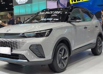 Facelift model of MG Astor will compete with Creta, will be launched soon with cool looks and powerful features!